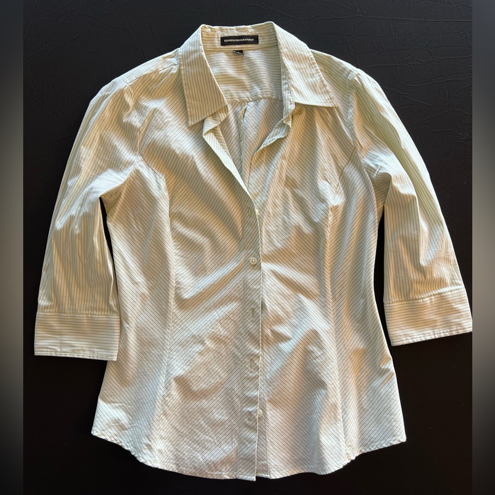Express 3/4 Sleeve Fitted Button Down